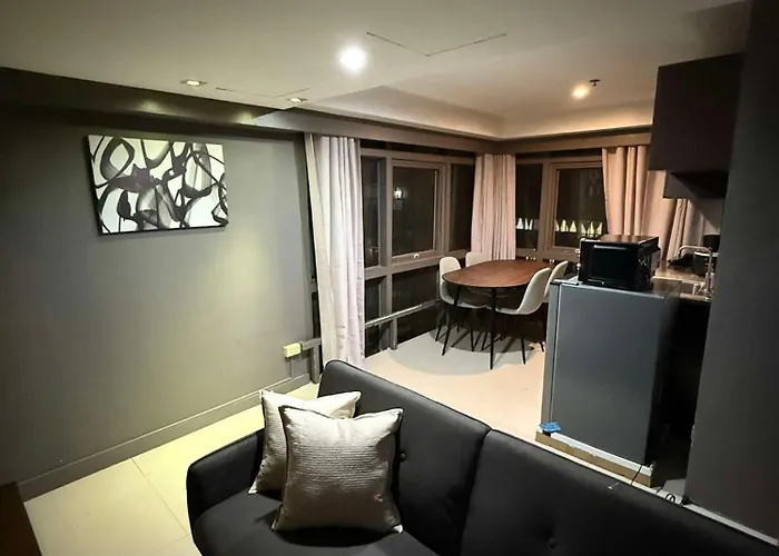 2br Loft With Citylight View In Prime Bgc Location 3* Manila